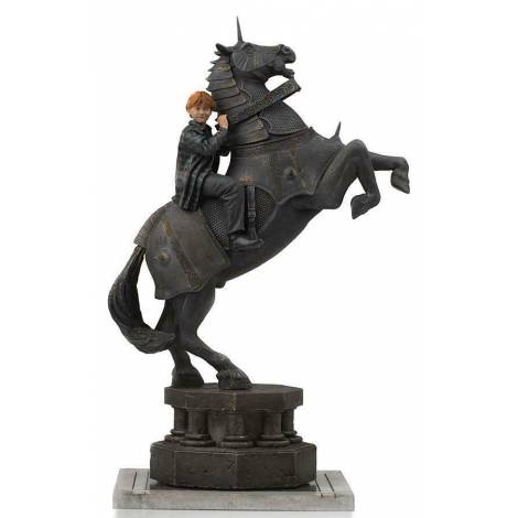 Iron Studios Deluxe: Harry Potter - Ron Weasley at the Wizard Chess  Art Scale Statue (1/10) (WBHPM40521-10)