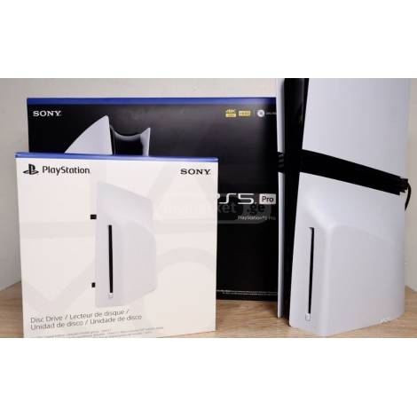 PLAYSTATION 5 PRO CONSOLE 2TB WITH DISC DRIVE  (WITH BOX / EXCELLENT CONDITION )